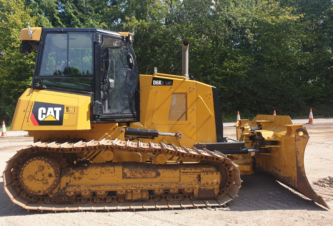 CAT D6K LGP - Red Bull Equipment